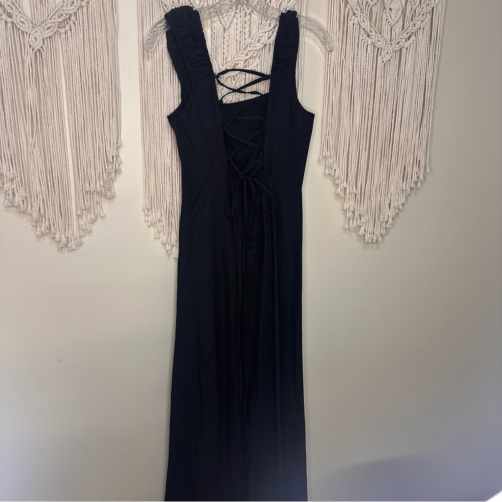 Zara Black Midi Dress with Sleeveless Design